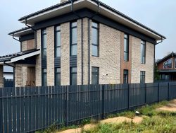 Двухэтажный дом из газобетона площадью 210 м2 — Фото №1