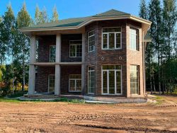 Двухэтажный дом из газобетона площадью 350 м2 — Фото №1