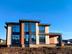 Двухэтажный дом из теплоблока площадью 305 м2 — Фото №1