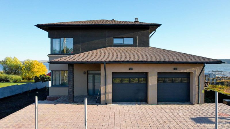 Двухэтажный дом из газобетонного блока площадью 220 м2 — Фото №1